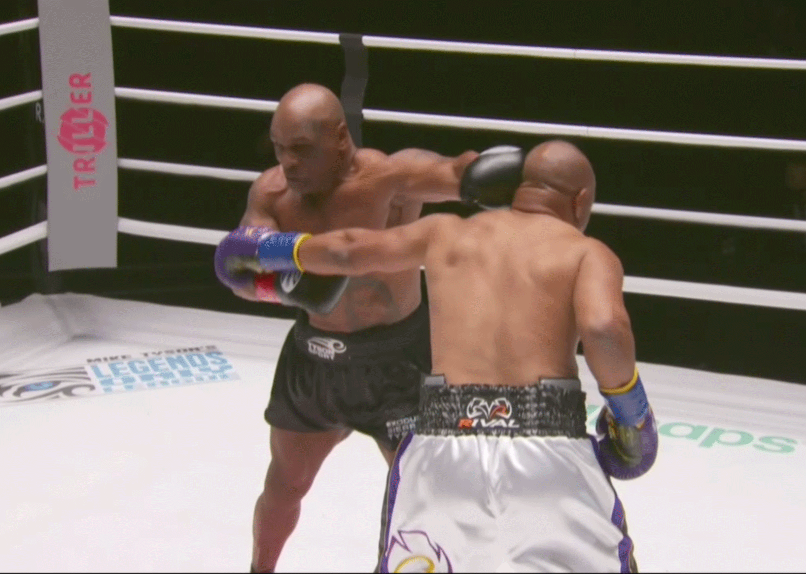 mike-tyson-vs-roy-jones-3