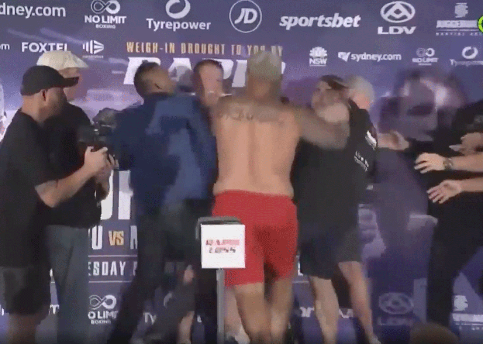 mark-hunt-vs-paul-gallen