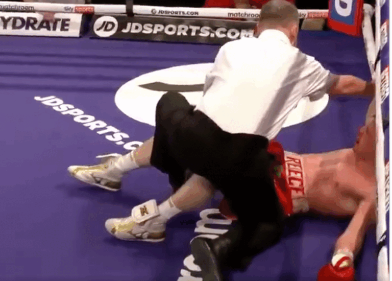 Leigh-Wood-slaat-Reece-Mold-knock-out-768x550