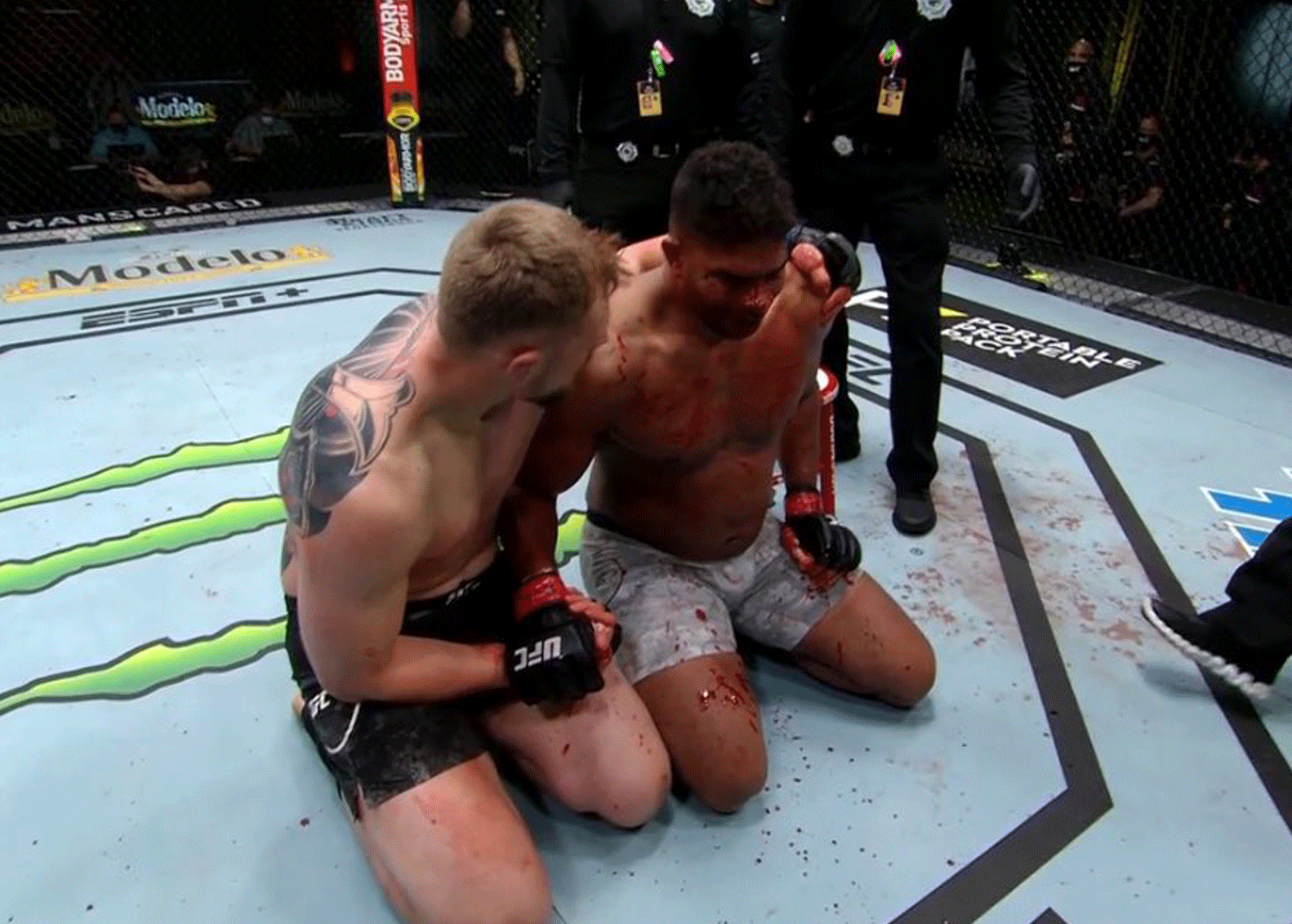 alistair-overeem-verlist-van-Alexander-volkov