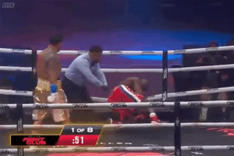 Belfort-slaat-Holyfield-knock-out-768x512