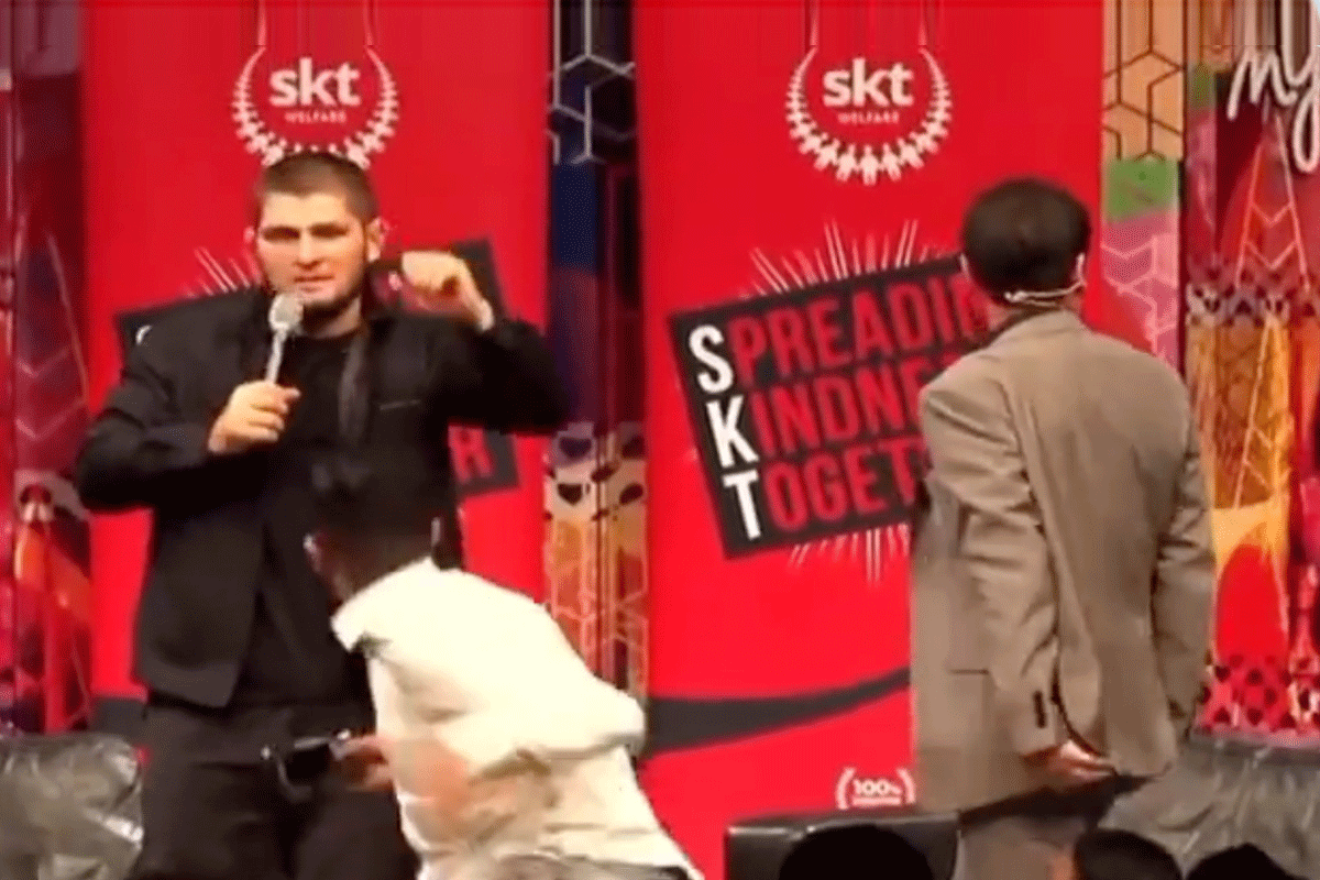 man-valt-khabib-aan