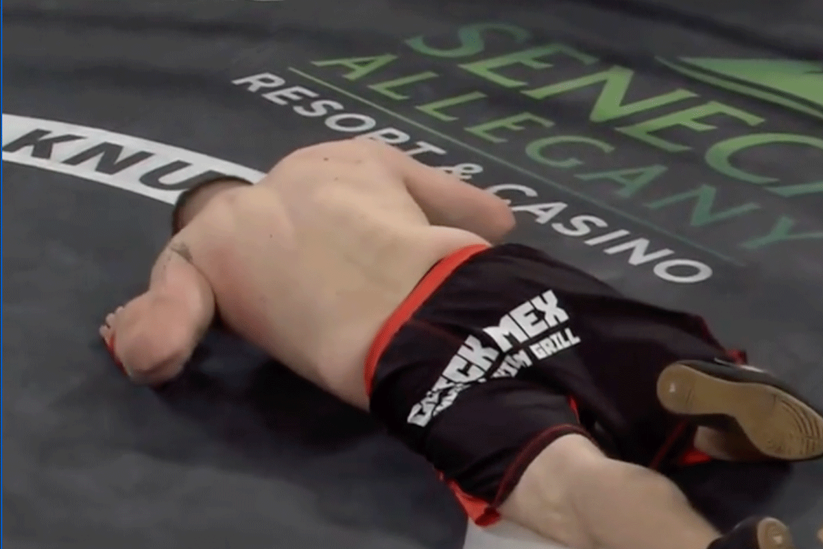 matt-phillips-slaat-geeen-KO