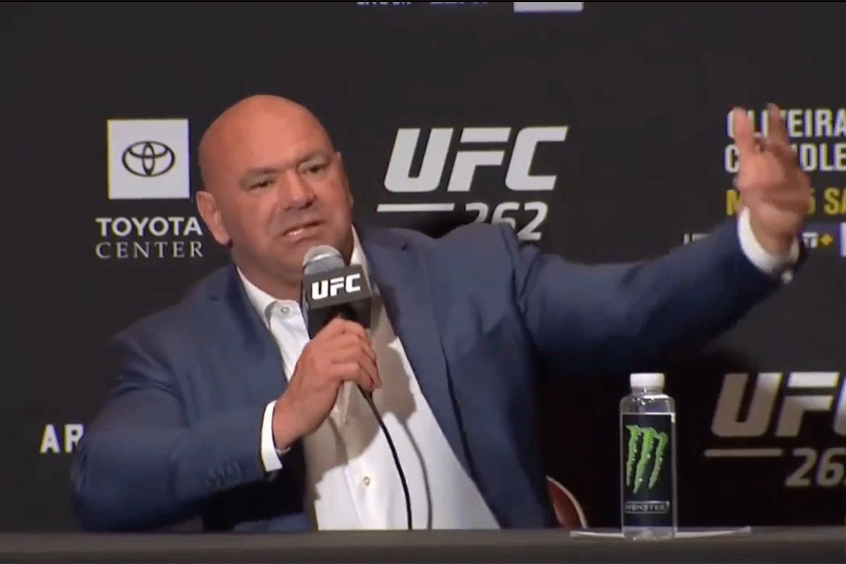 Dana-White-boos-op-adesanya