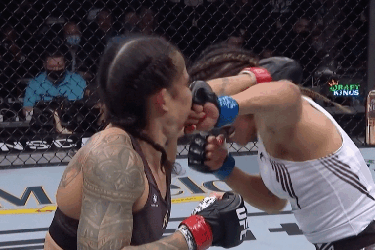 amanda-nunes-gaf-op-tegen-julianna-PEna-768x512
