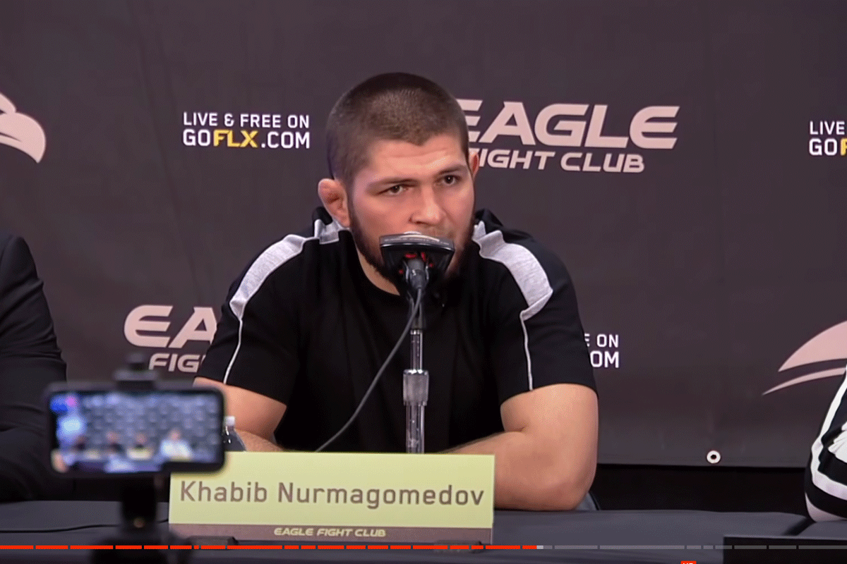 Khabib-stuurt-waarschuwing-naar-UFC