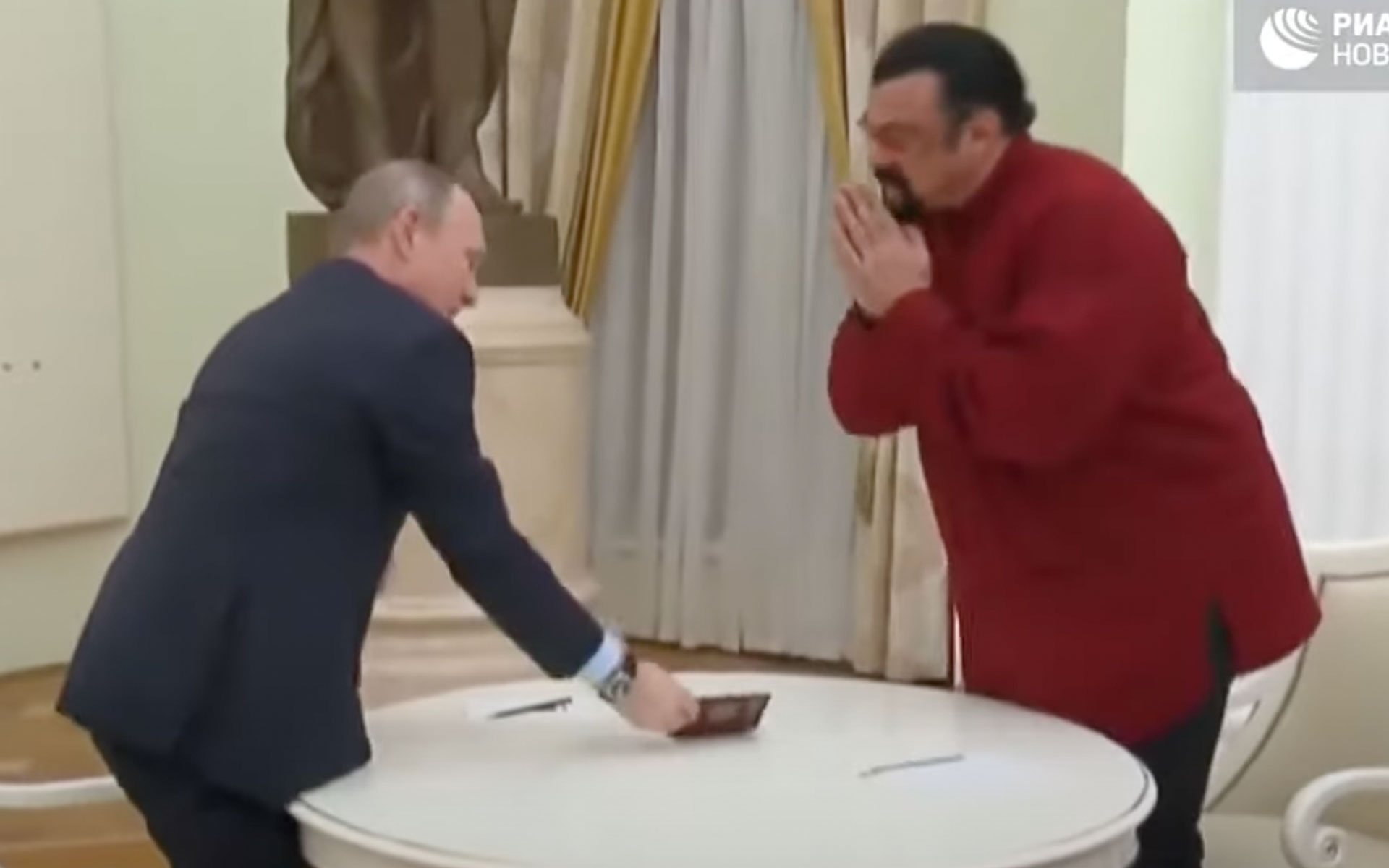 steven-seagal-63fd17cb2f379