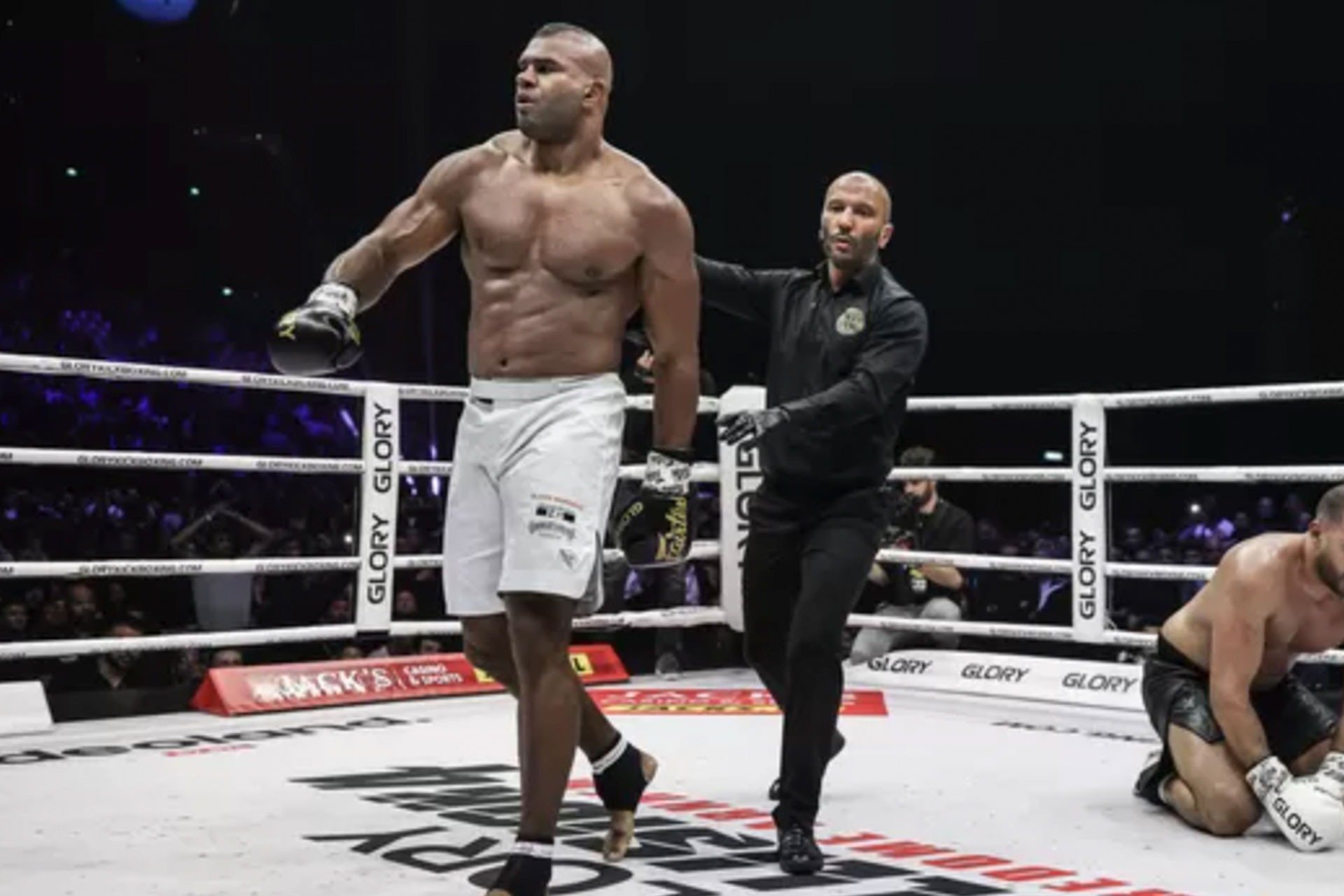 alistair-overeem-6578c0b62b371