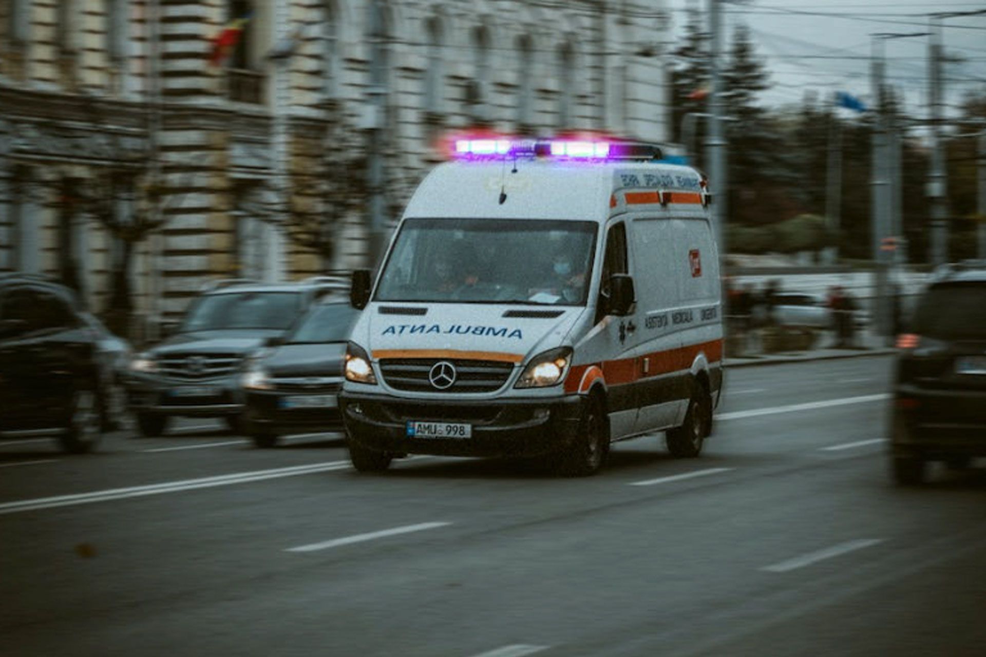 ambulance-658ff5f6821c3