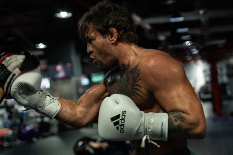 conor-mcgregor-6570132319664-768x512