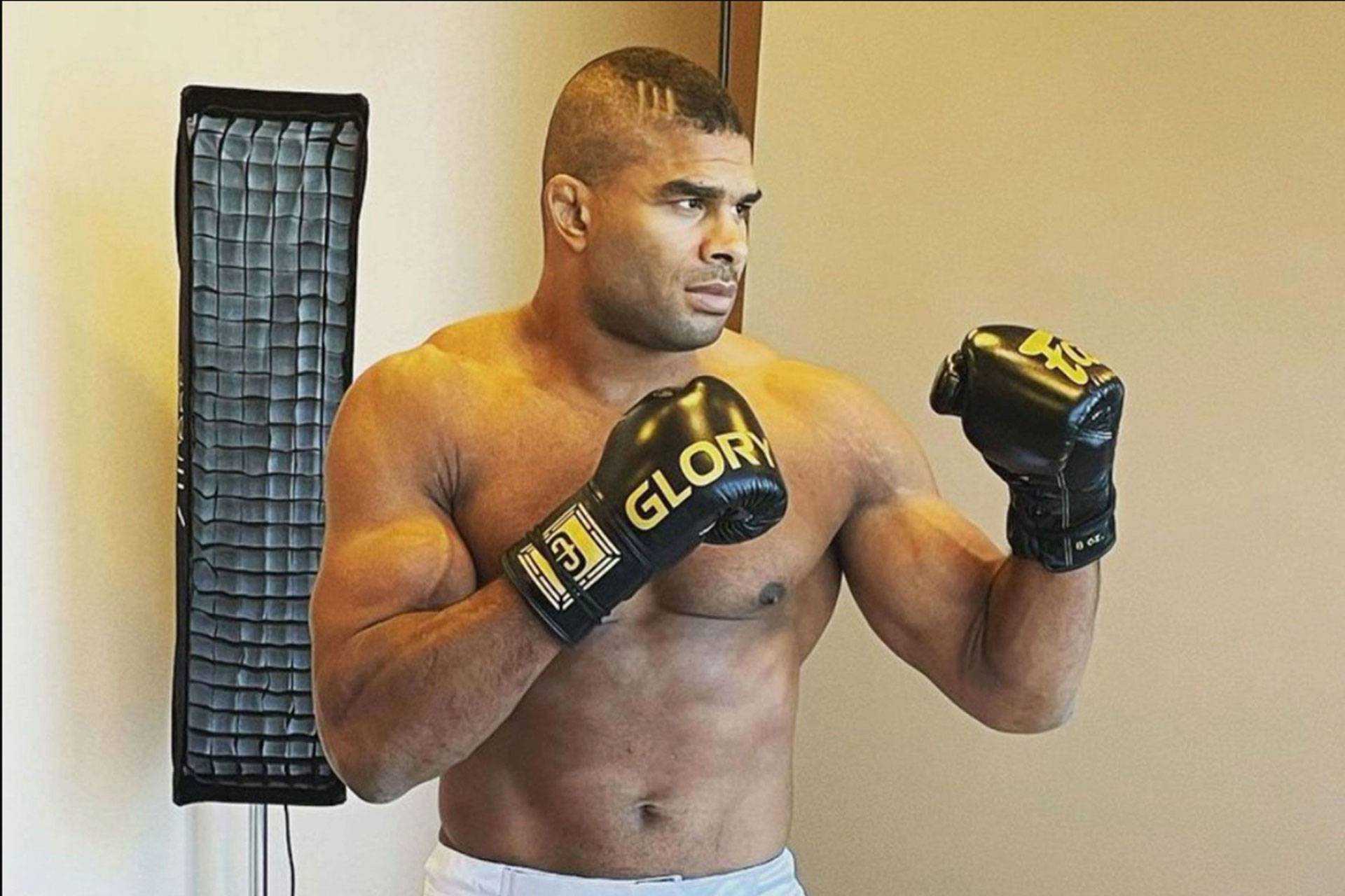 alistair-overeem-67a5b71ae28c4