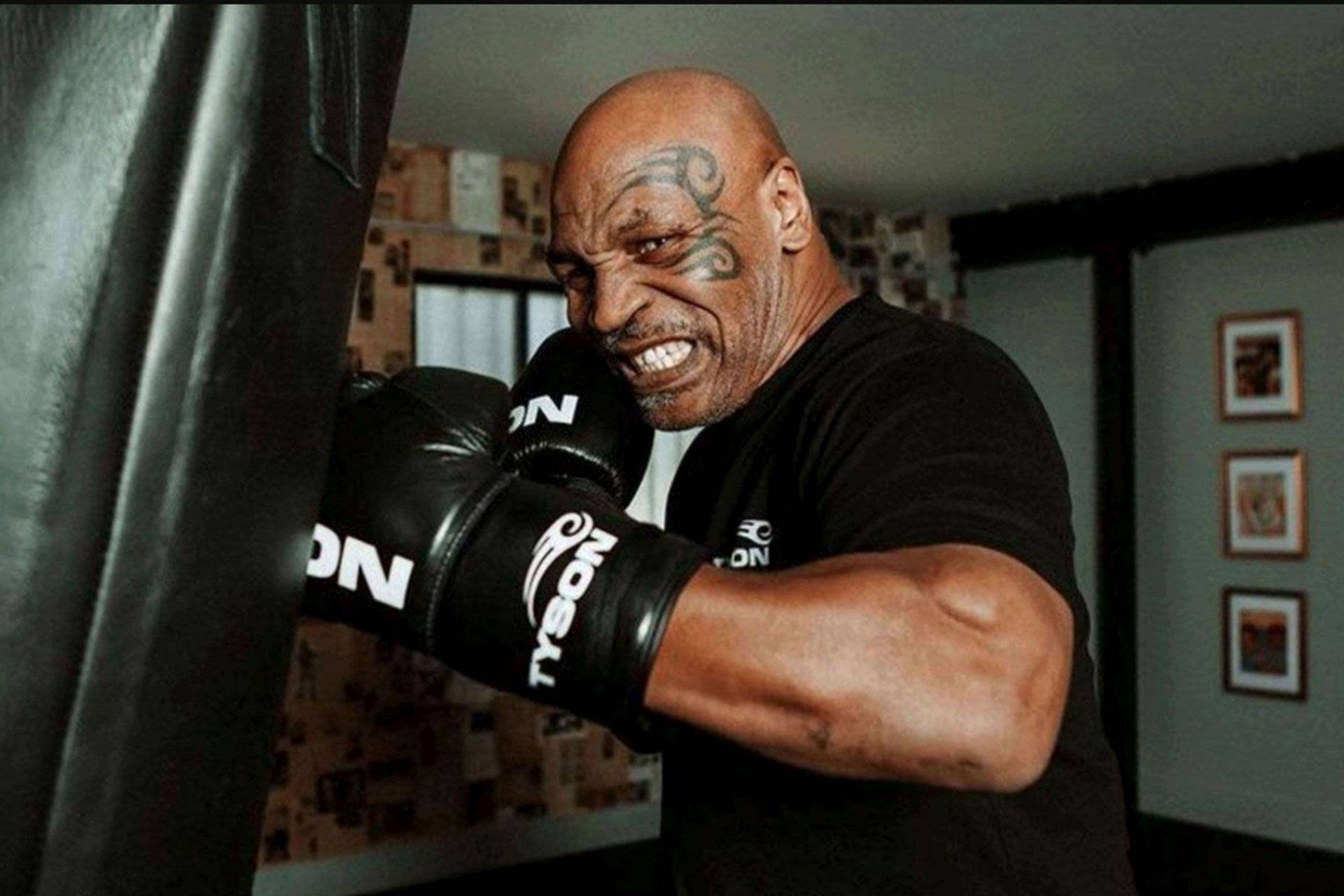 mike-tyson-67a3ebacd5458
