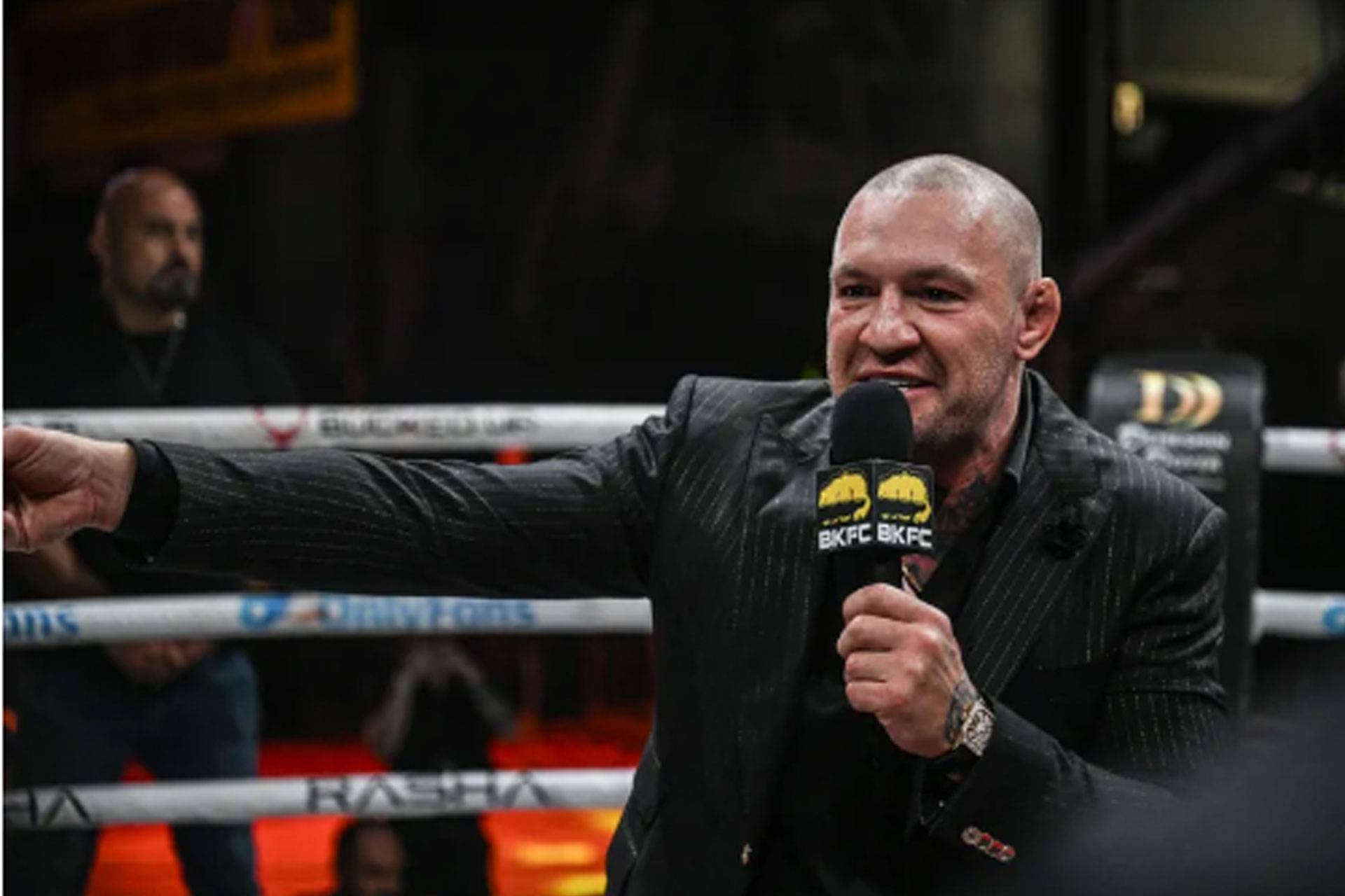 conor-mcgregor-68151bf9b88f3