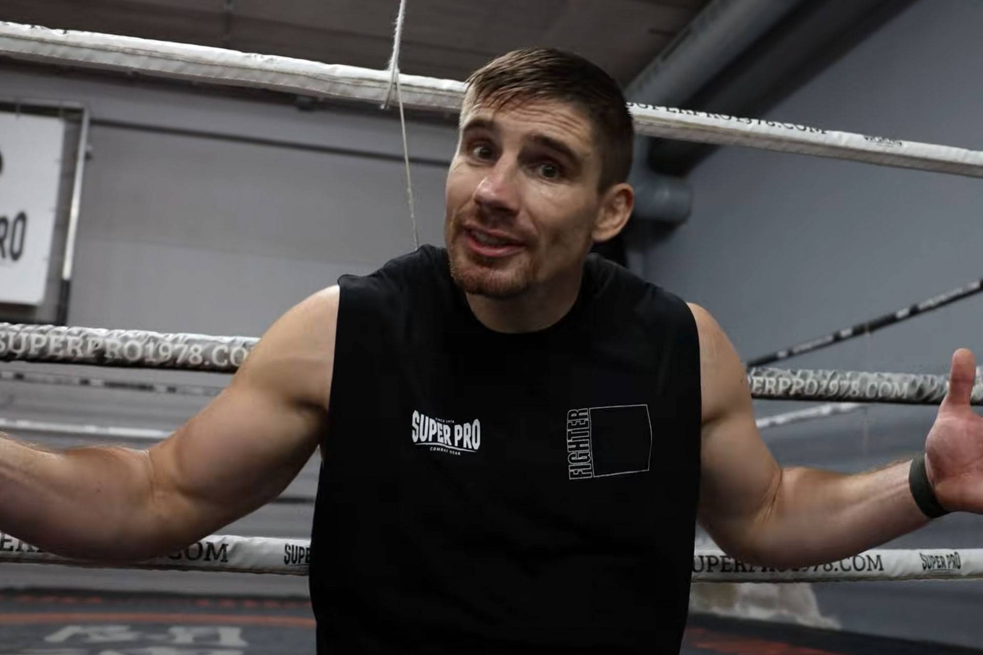 Rico Verhoeven schokt fans met pijnlijke stretch video - Jean Claude van Damme 2.0?