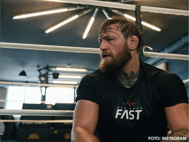 conor-mcgregor-3-63d01bf84cb04