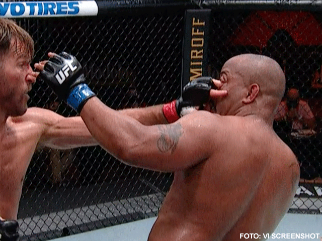 miocic-vs-cormier-oog-2-63d01c59c25a2