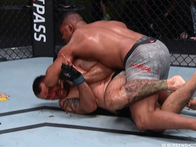 overeem-vs-sakai-1-63d01c071e0b0