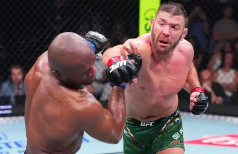 Dricus-du-Plessis-Kamaru-Usman-768x498